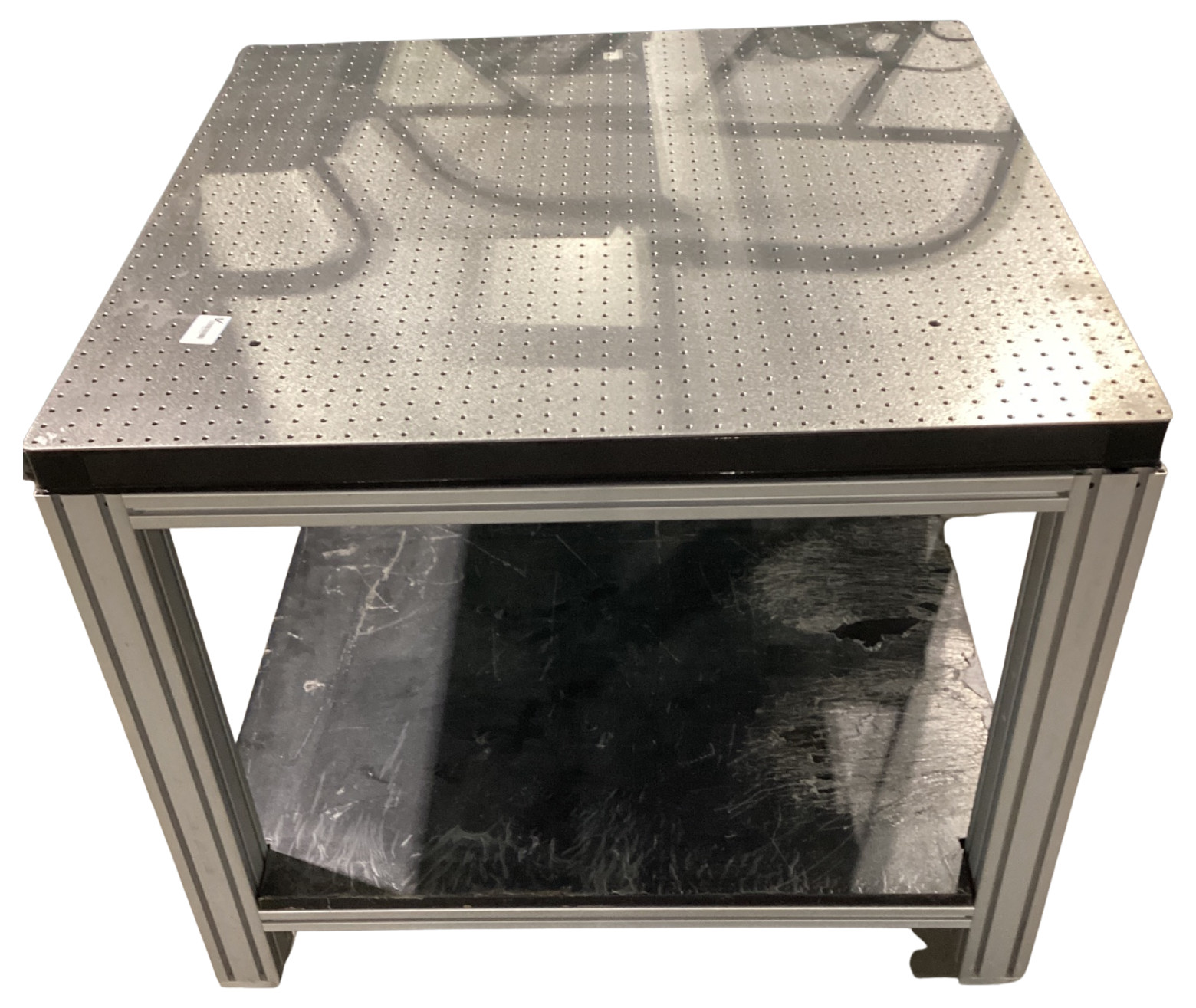 NEWPORT HIGH-PERFORMANCE OPTICAL VIBRATION ISOLATION TABLE
