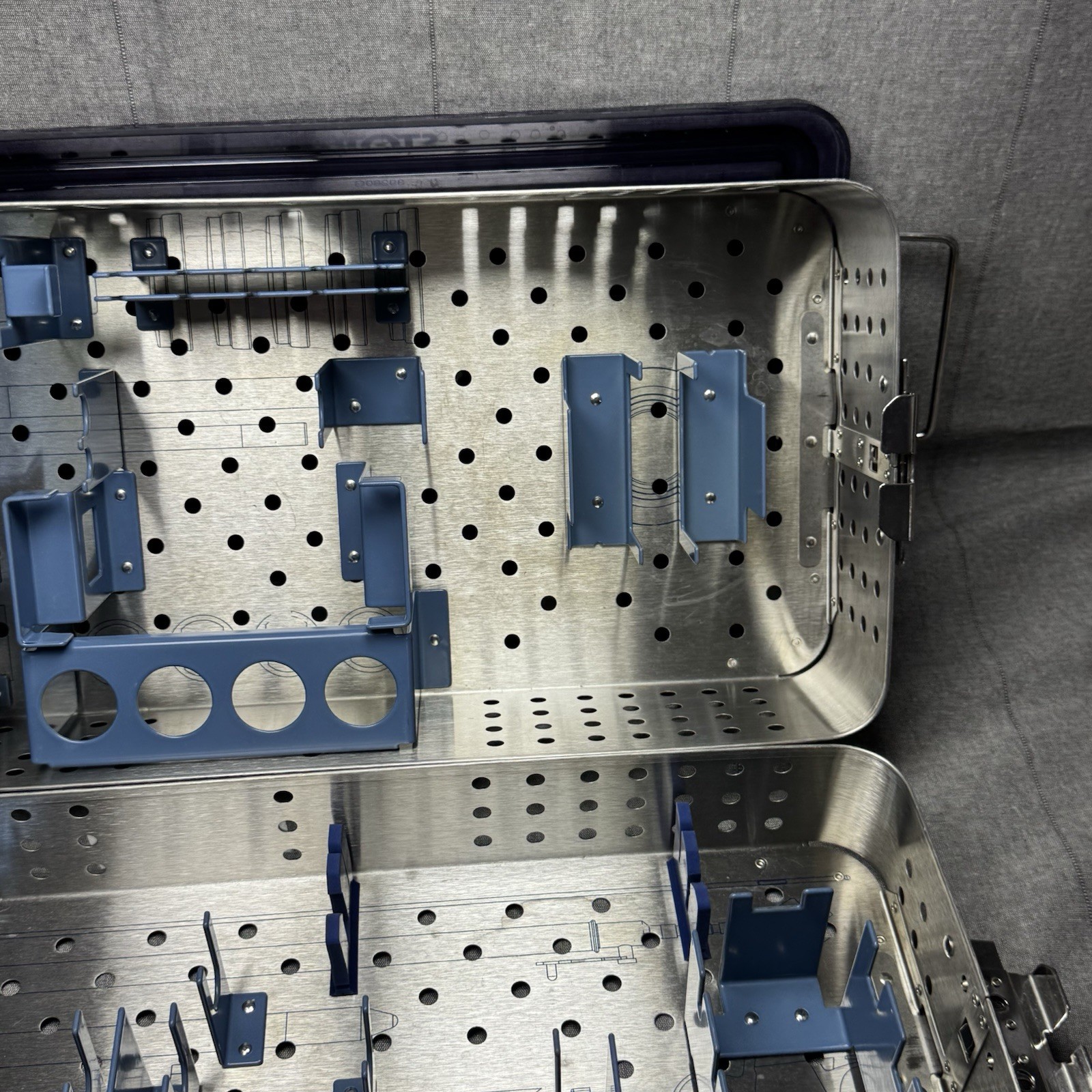 KARL STORZ 39260G ENDOSKOPE PRODUCT Sterilization Trays 2 level With Dividers