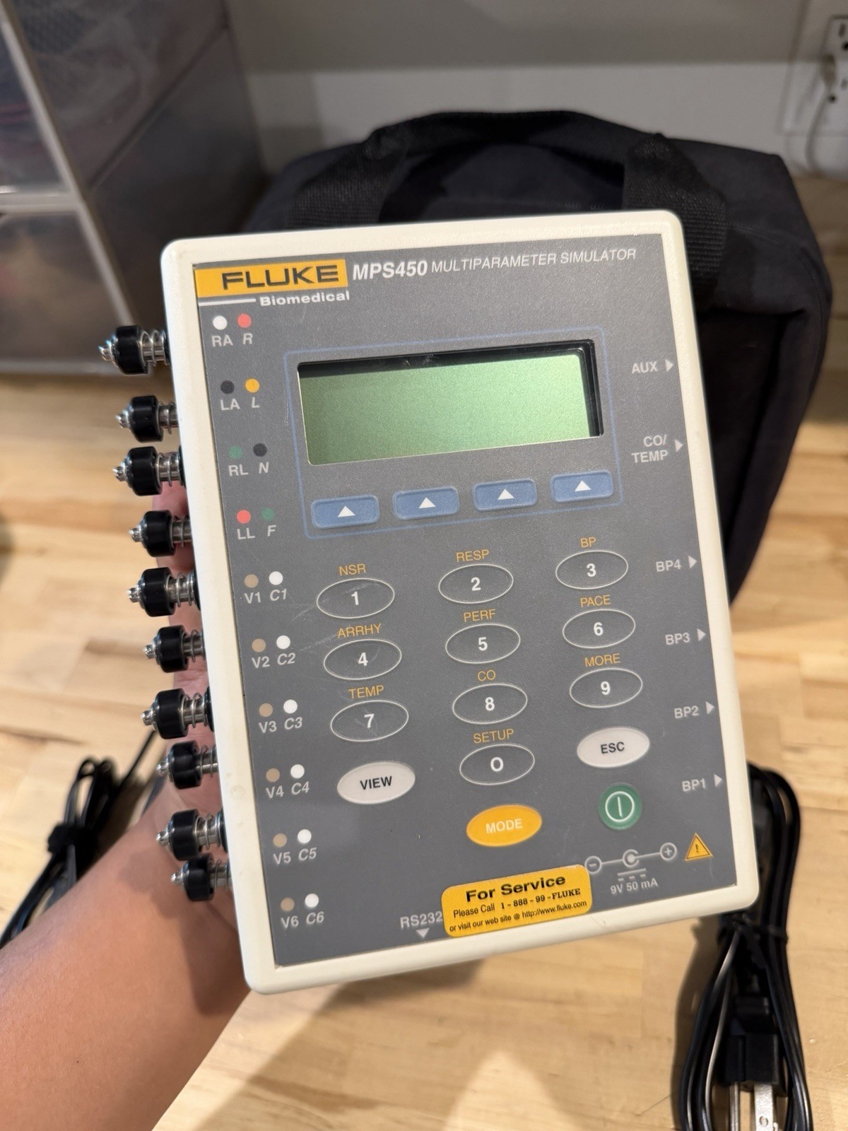 FLUKE MPS450 MULTIPARAMETER SIMULATOR W/ CASE & CHARGER – TESTED