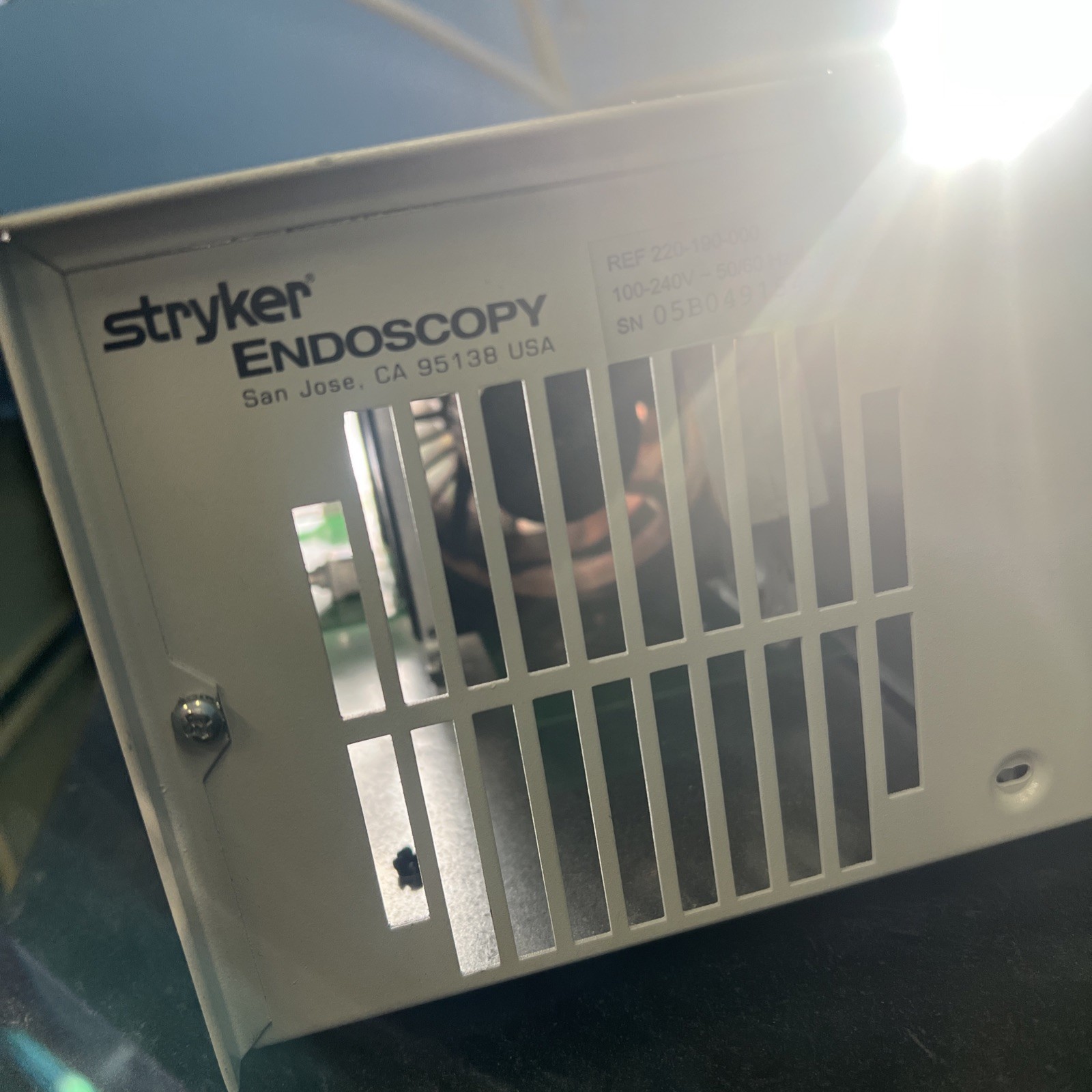 Stryker X7000 Xenon Light Source with light cable Please See Description