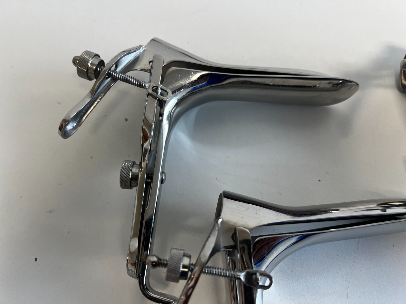 LL8: Lot of 16 Surgical Instruments