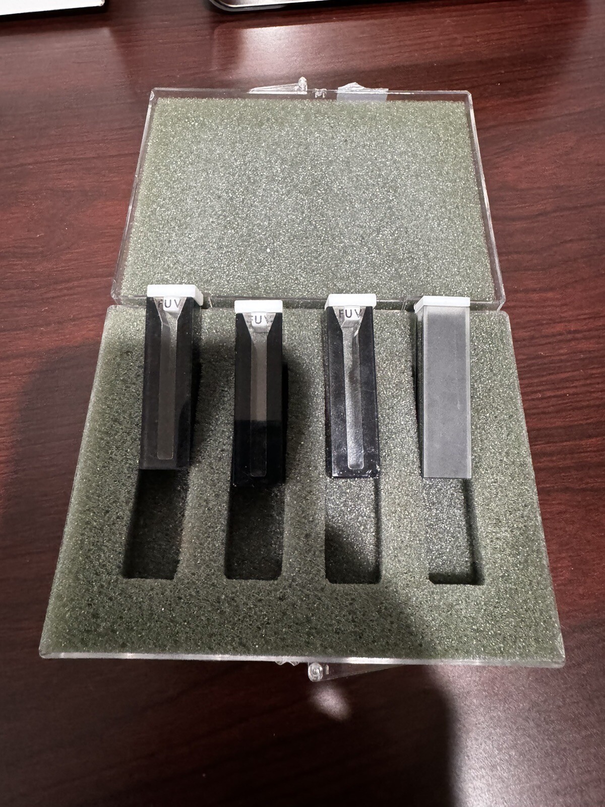 Shimadzu Quartz Cell 10mm path length, 3.5ml 3x and 1 Unbranded Quartz Cell Used