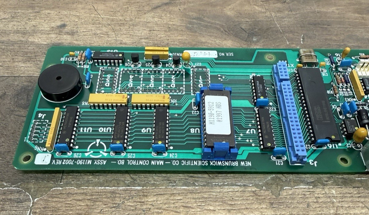 New Brunswick Scientific Innova 2100 Main Control Board M1190-7002