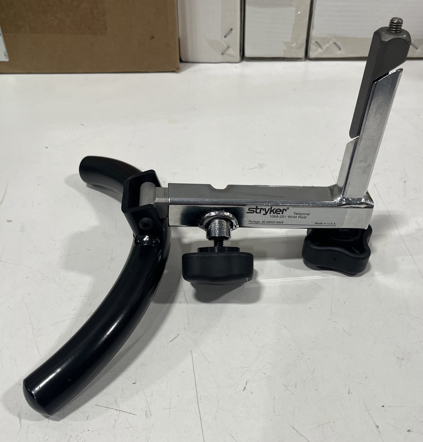 Stryker Temporal Wrist Rest 1068-251 Surgical Bed Attachment