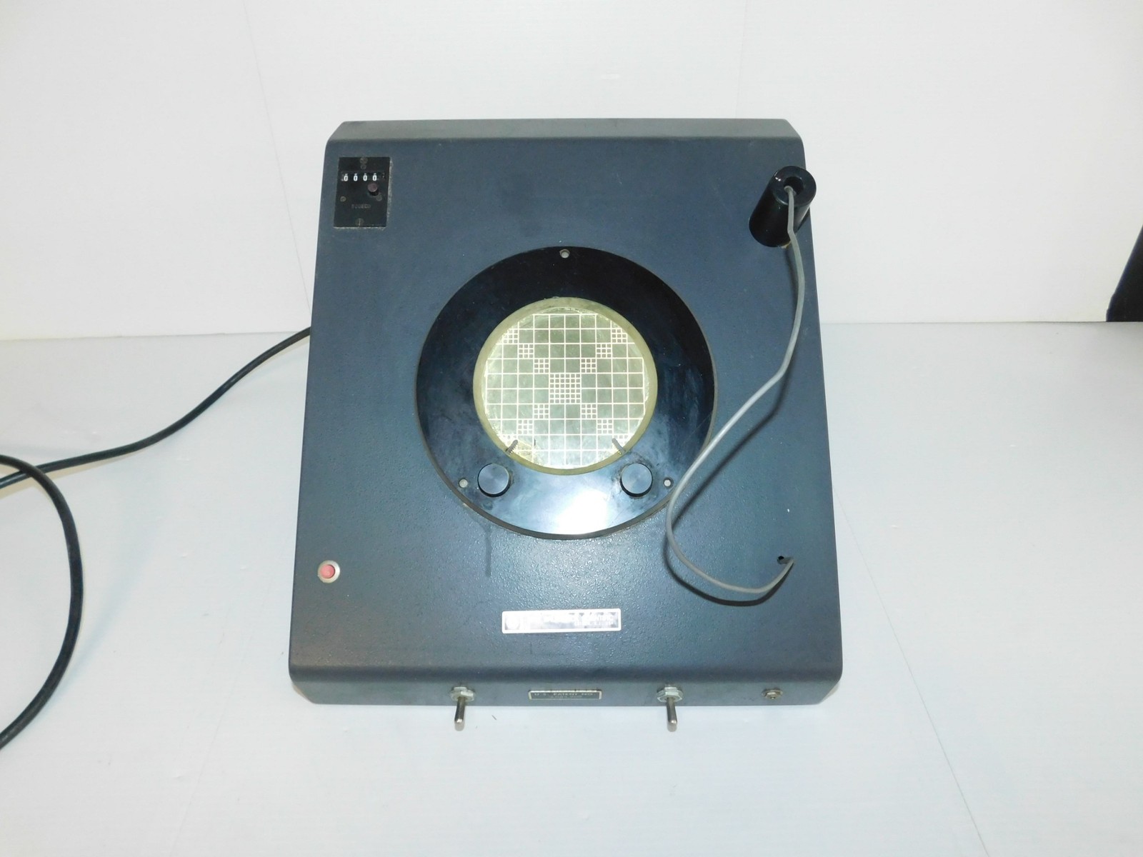 NEW BRUNSWICK SCIENTIFIC MODEL C-110W COLONY COUNTER (LSB141)