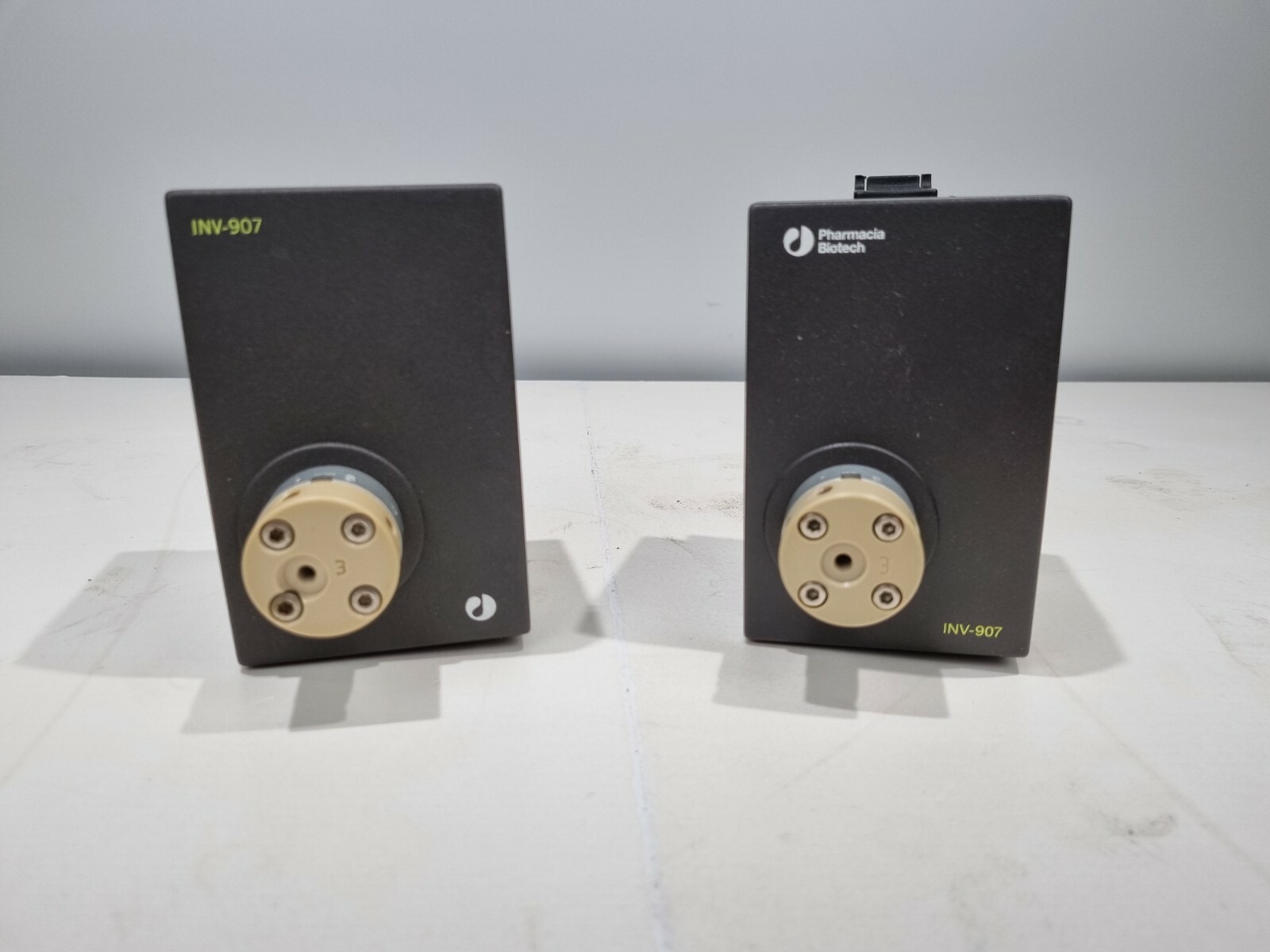 Pharmacia Biotech_INV-907 Motor Valve