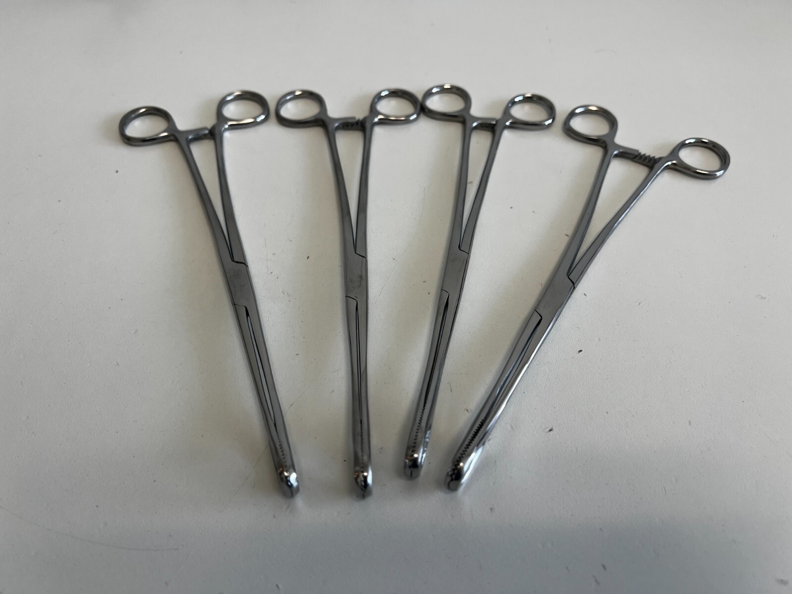 LL8: Lot of 16 Surgical Instruments