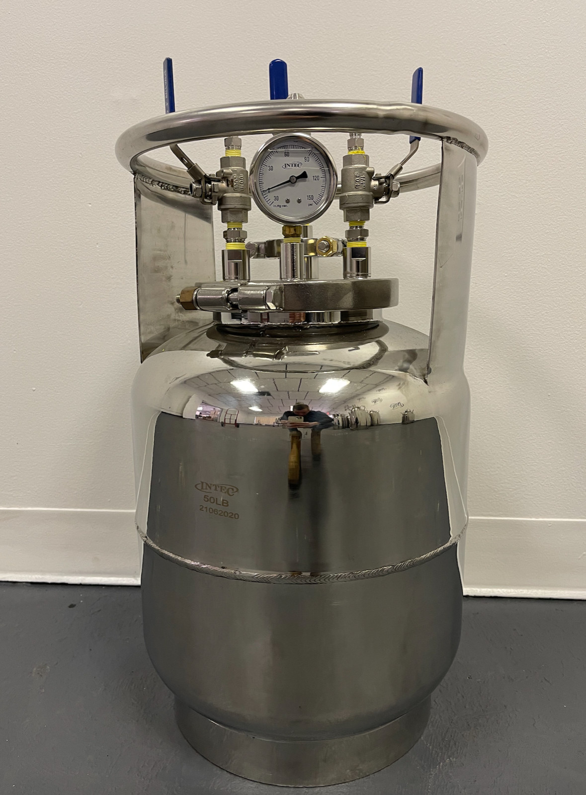 50 lb Stainless Steel Solvent Delivery / Recovery Tank-4 Closed Loop Extractor