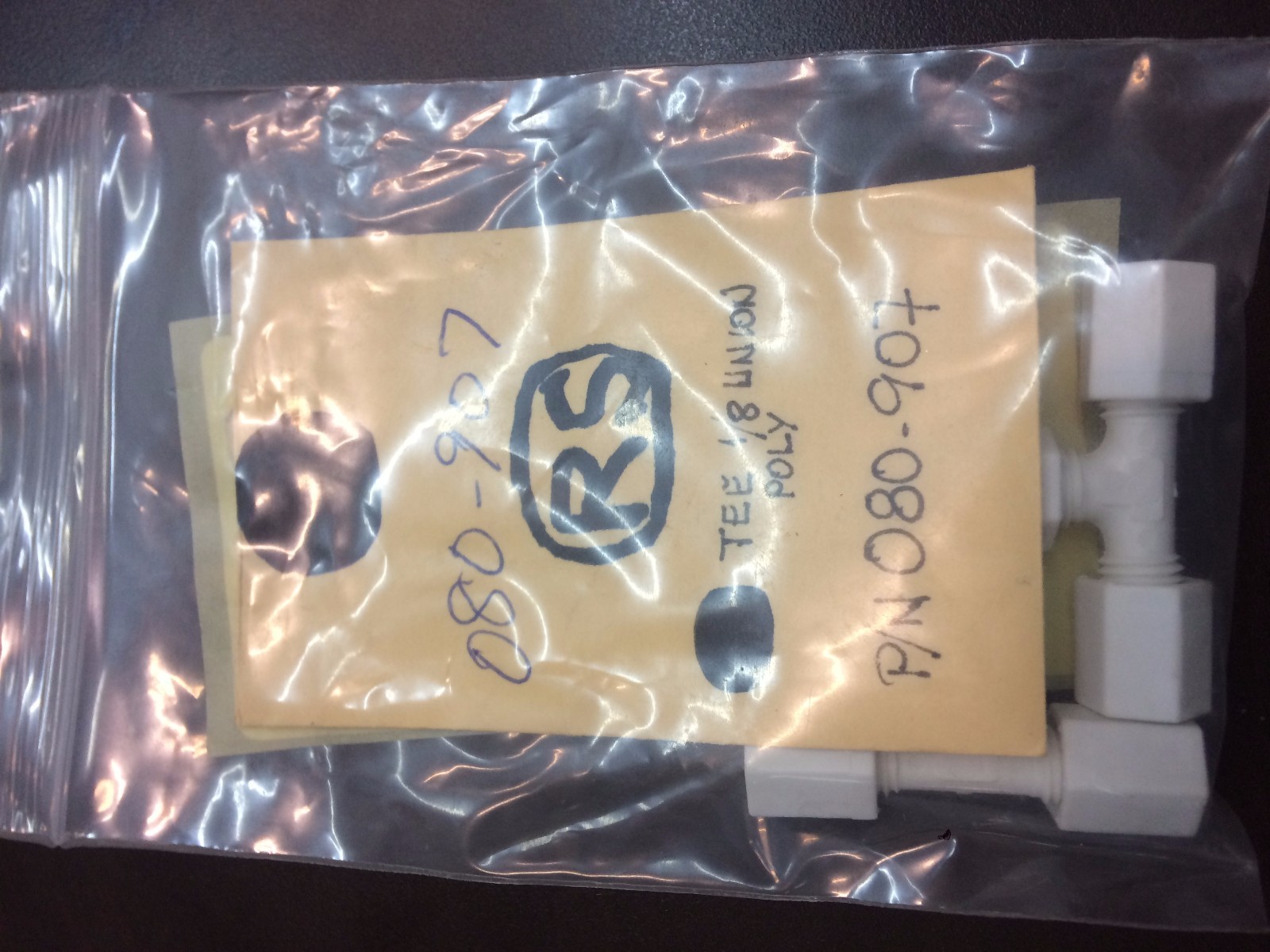 RESTEK TEE 1/8 UNION POLY PN:RS080-907 LOTS OF 2 from stock