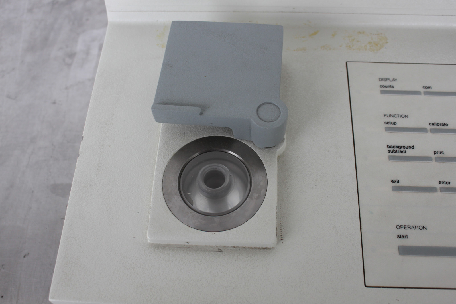 DuPont BC2000 Countertop Beta Counter NICE