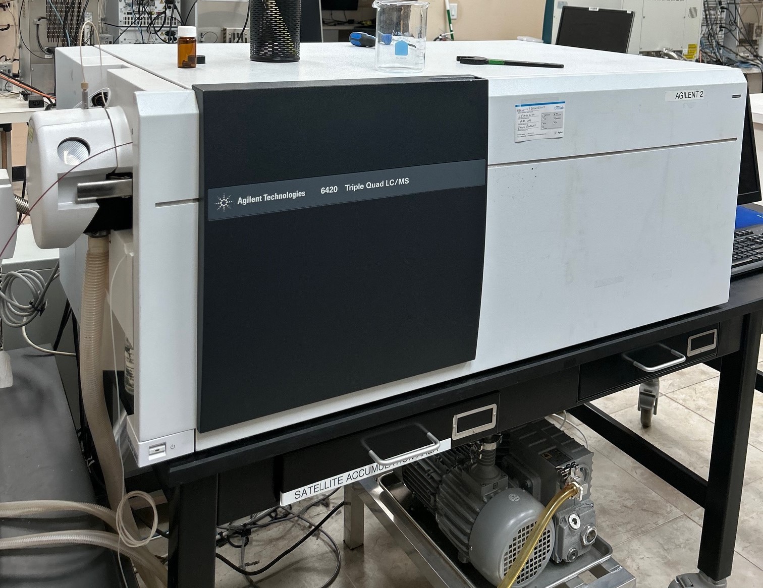 Agilent 6420 Triple Quad QQQ LCMS Spectrometer system with pump