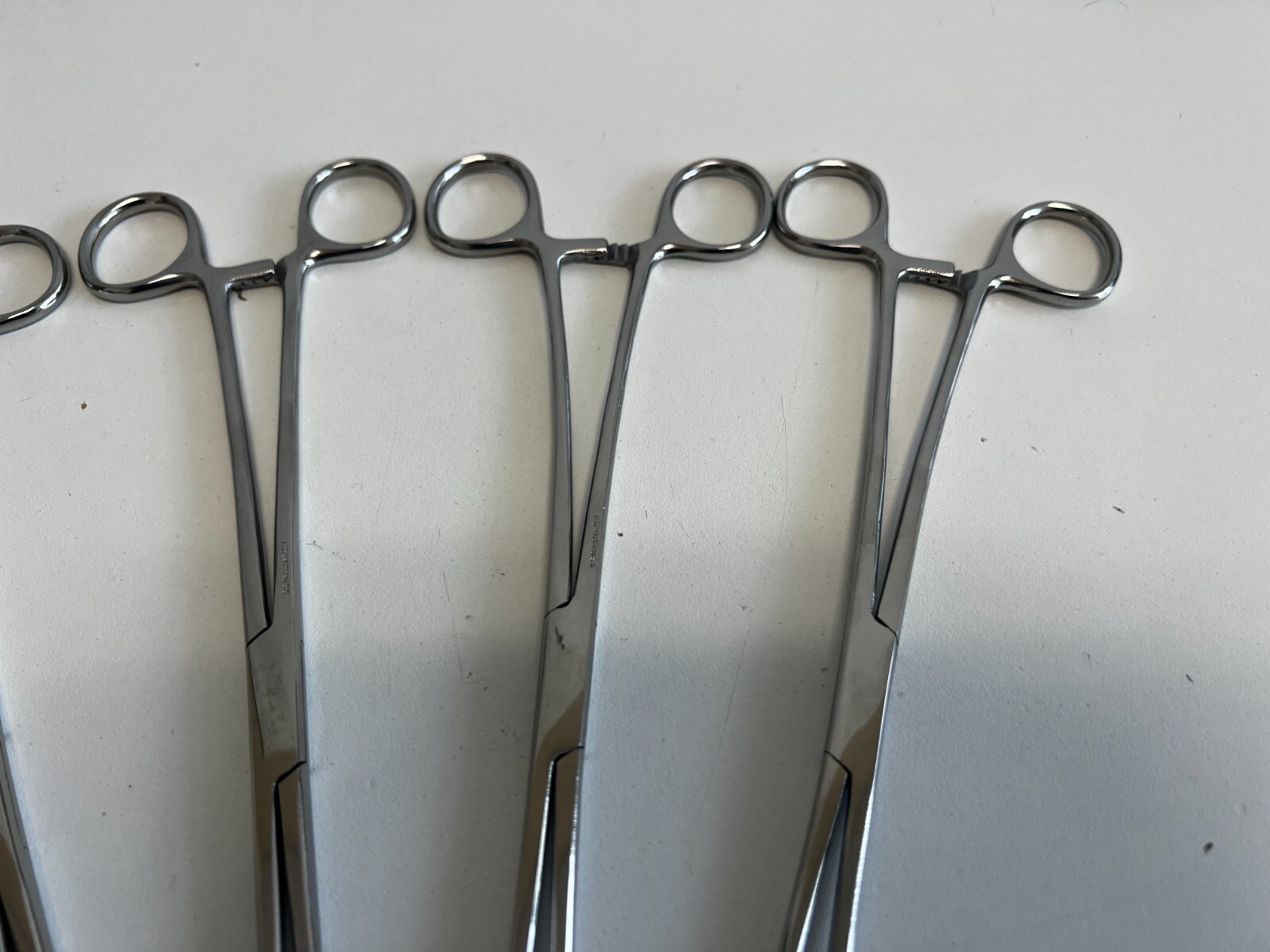 LL8: Lot of 16 Surgical Instruments