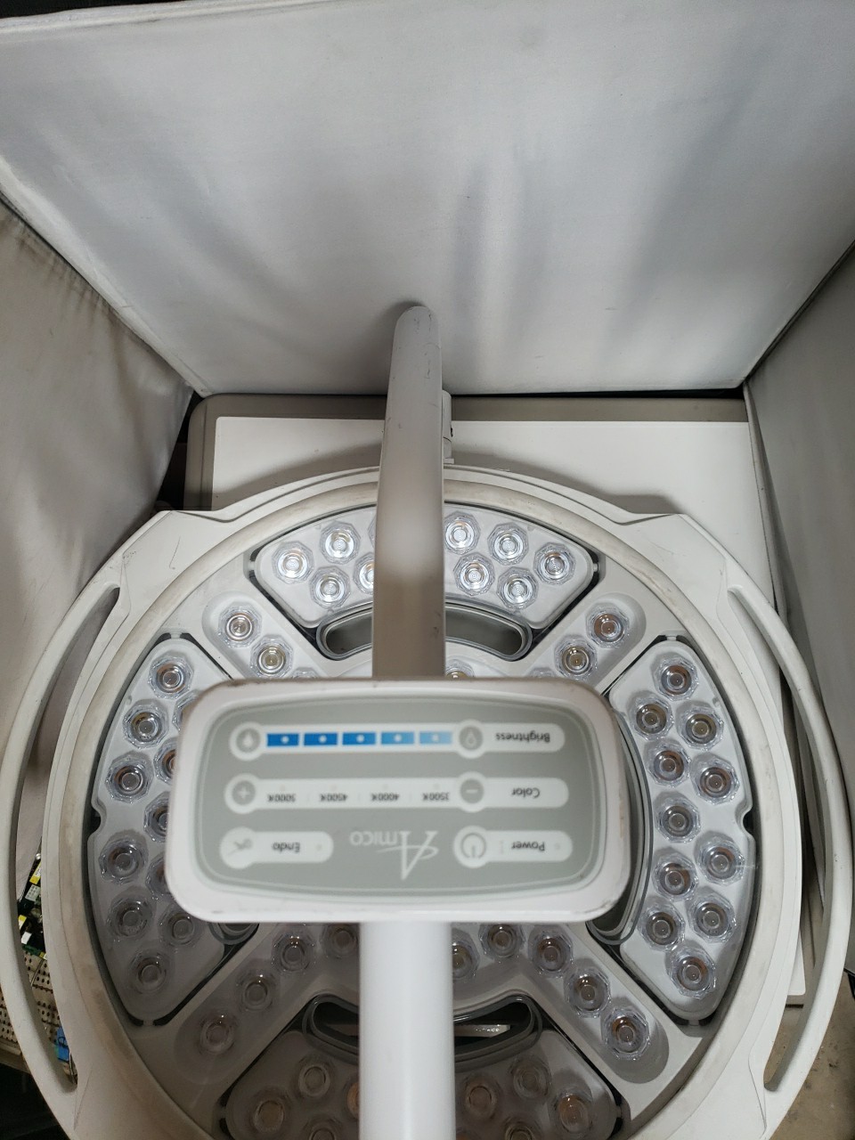 2 AMICO ICE30m 160 LED PROCEDURE/SURGICAL LIGHT OEM *see Pictures * Pair