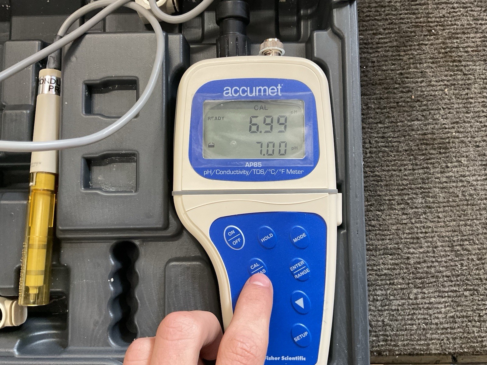 Fisher Scientific Accumet 35636-85 Waterproof Handheld pH Conductivity Meter