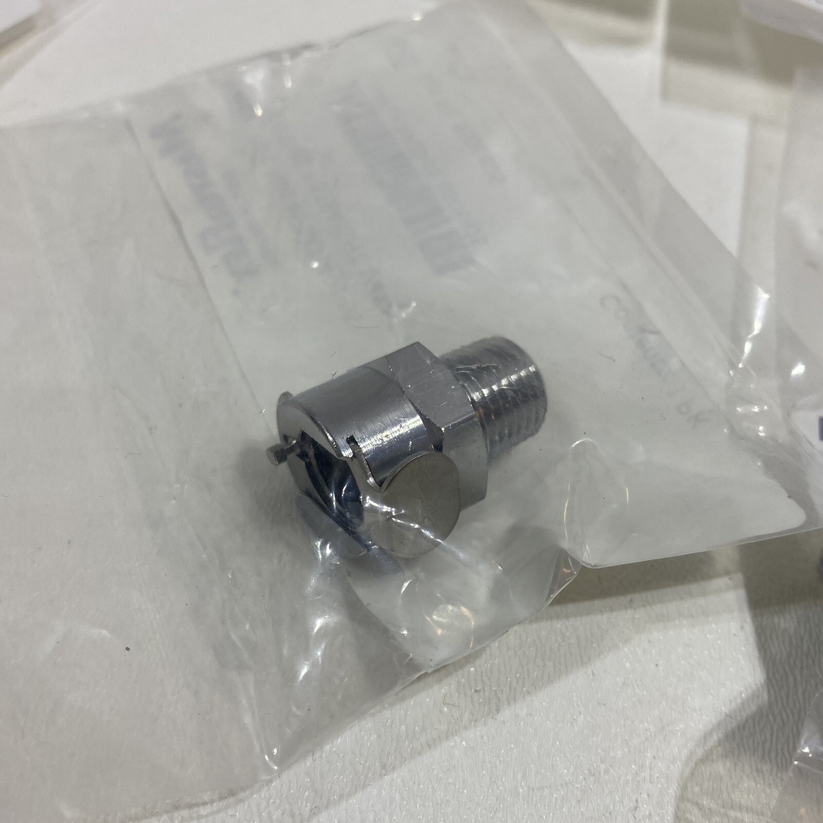 NEW lot of 9 – Masterflex Metal Quick-Disconnect Fitting 1/4 MFLX31403-05