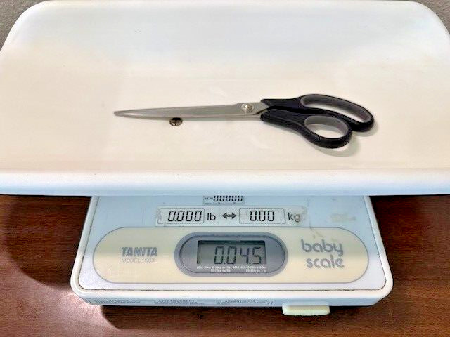 Tanita 1583 LCD Digital Baby Scale up to 40 lbs (20 kg) Tare Function