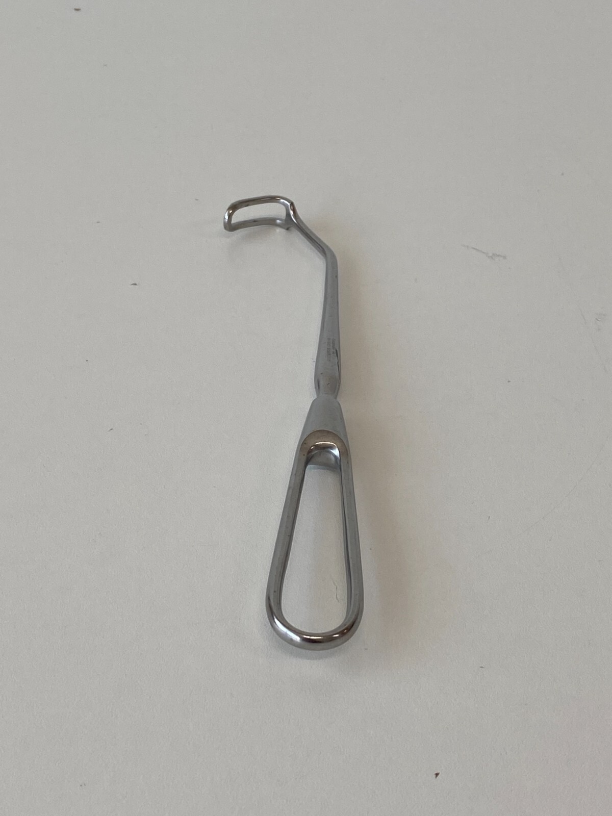 L24: Codman Cushing Decompression Retractor 50-1060