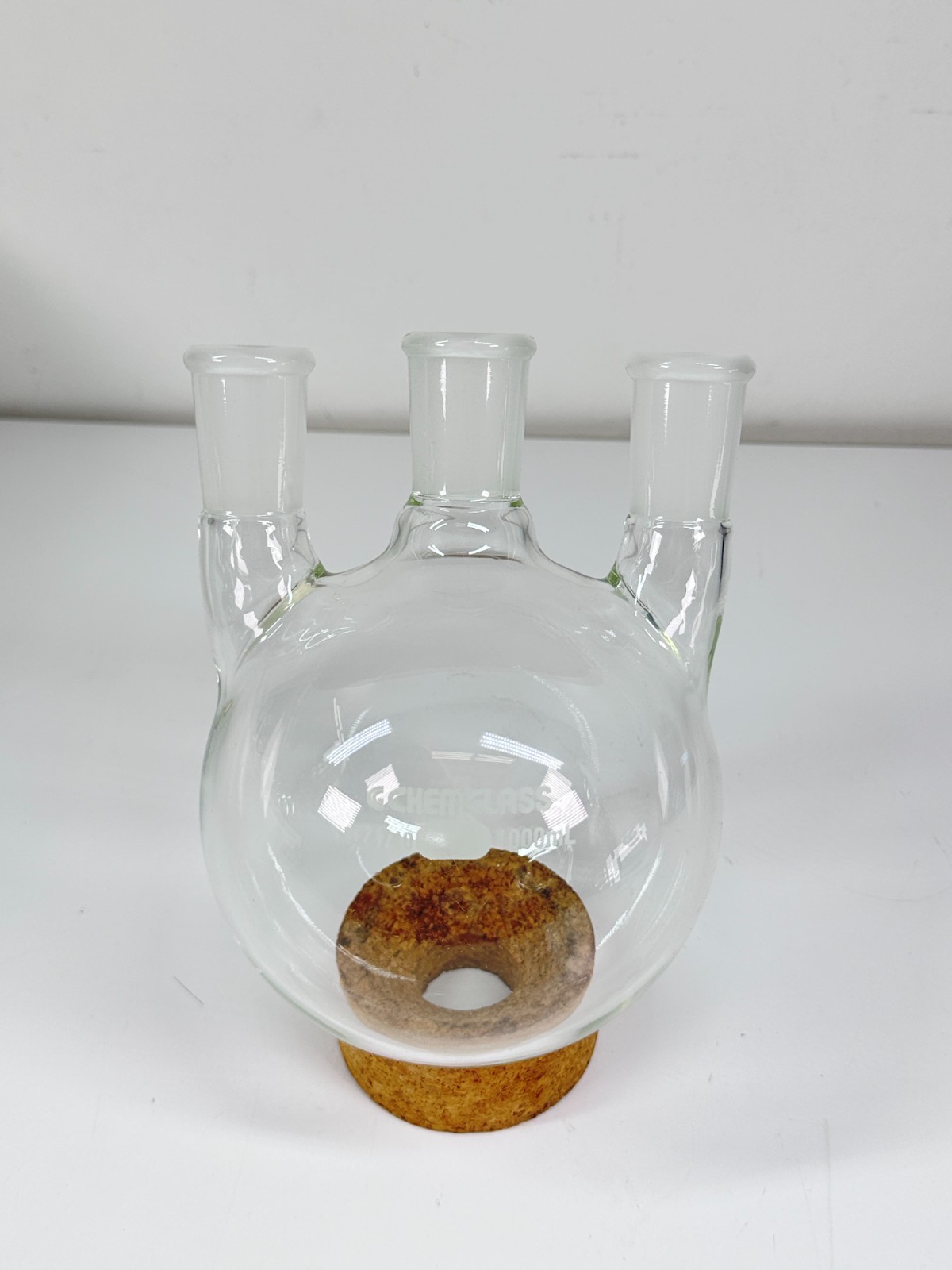 Chemglass Glass 1000mL Vertical 3-Neck 24/40 Round Bottom Flask, CG-1522-07