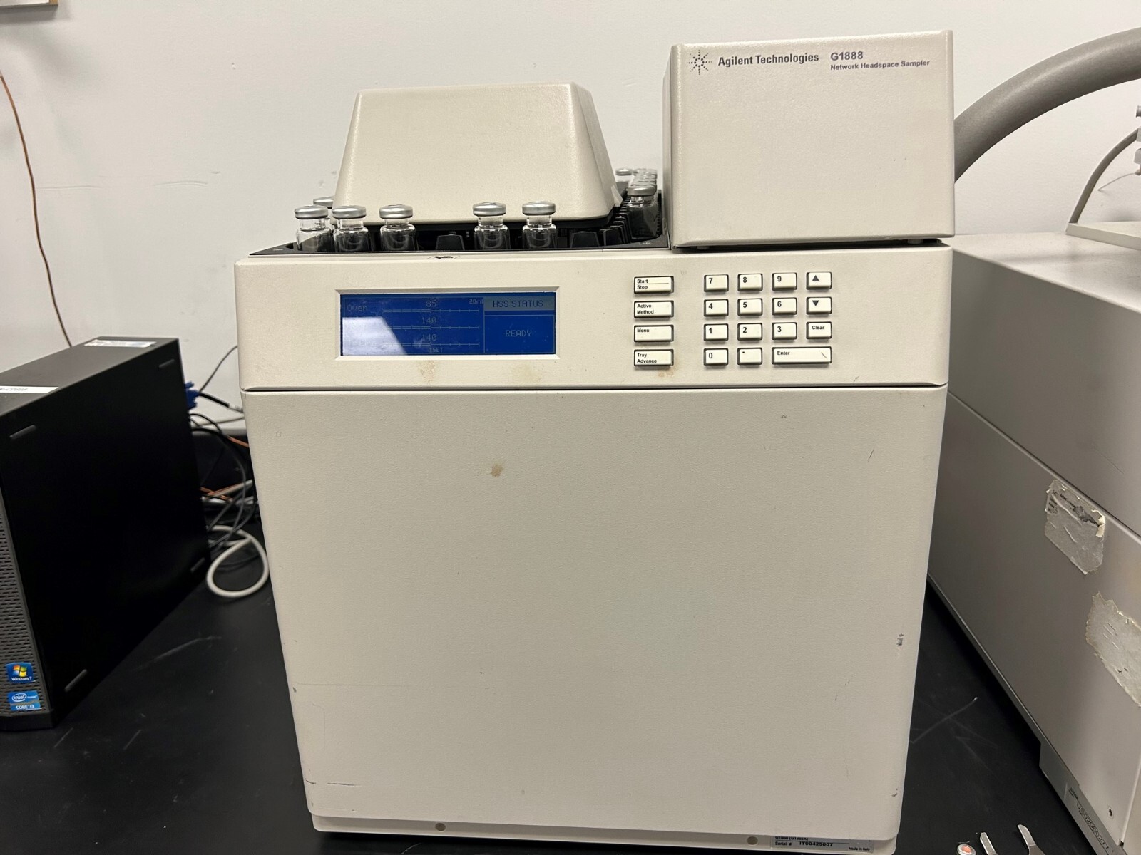 Agilent G1888 Network Headspace Sampler in working conditions