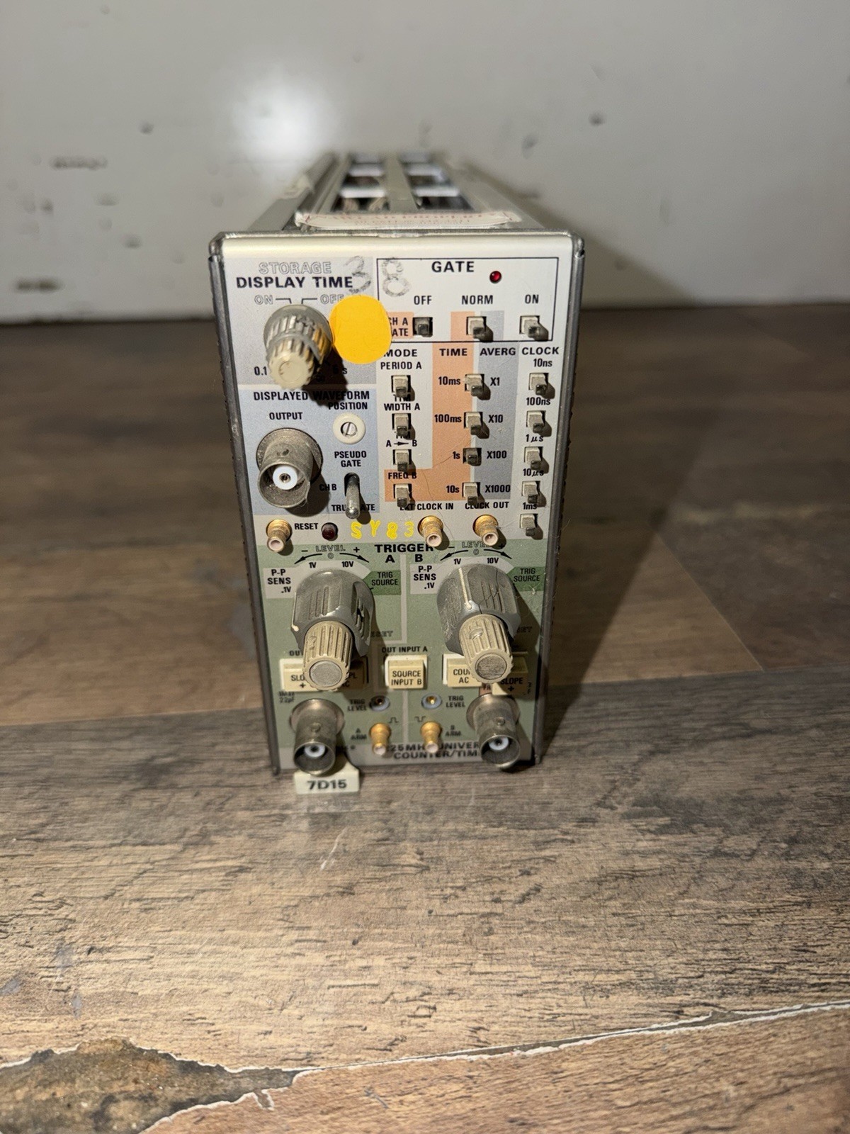 Tekronix 7D15 225MHz Frequency Counter/Timer
