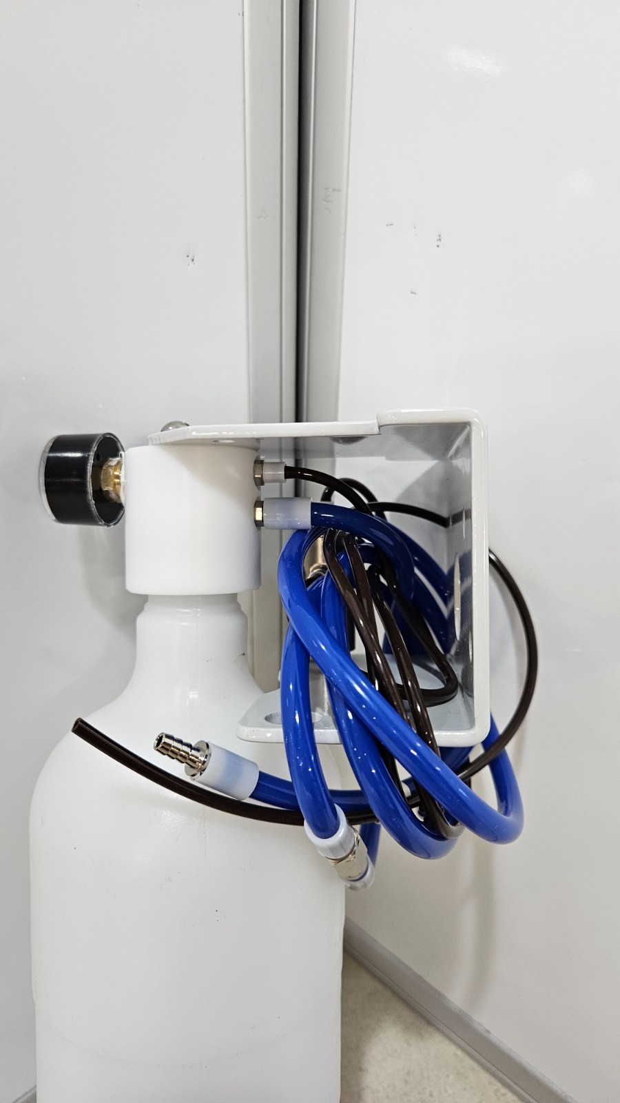 USED DCI-type Dental Water Bottle System, w/ Bottle and Tubing