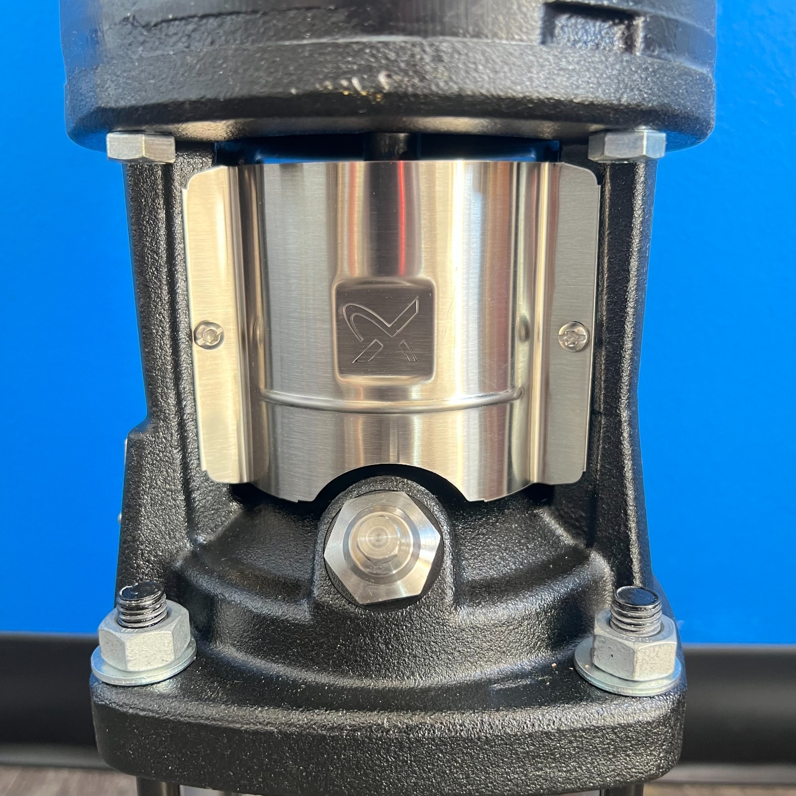 Grundfos CR1S-9 A-FGJ-A-E-HQQE Vertical Multistage Centrifugal Pump 0.75HP