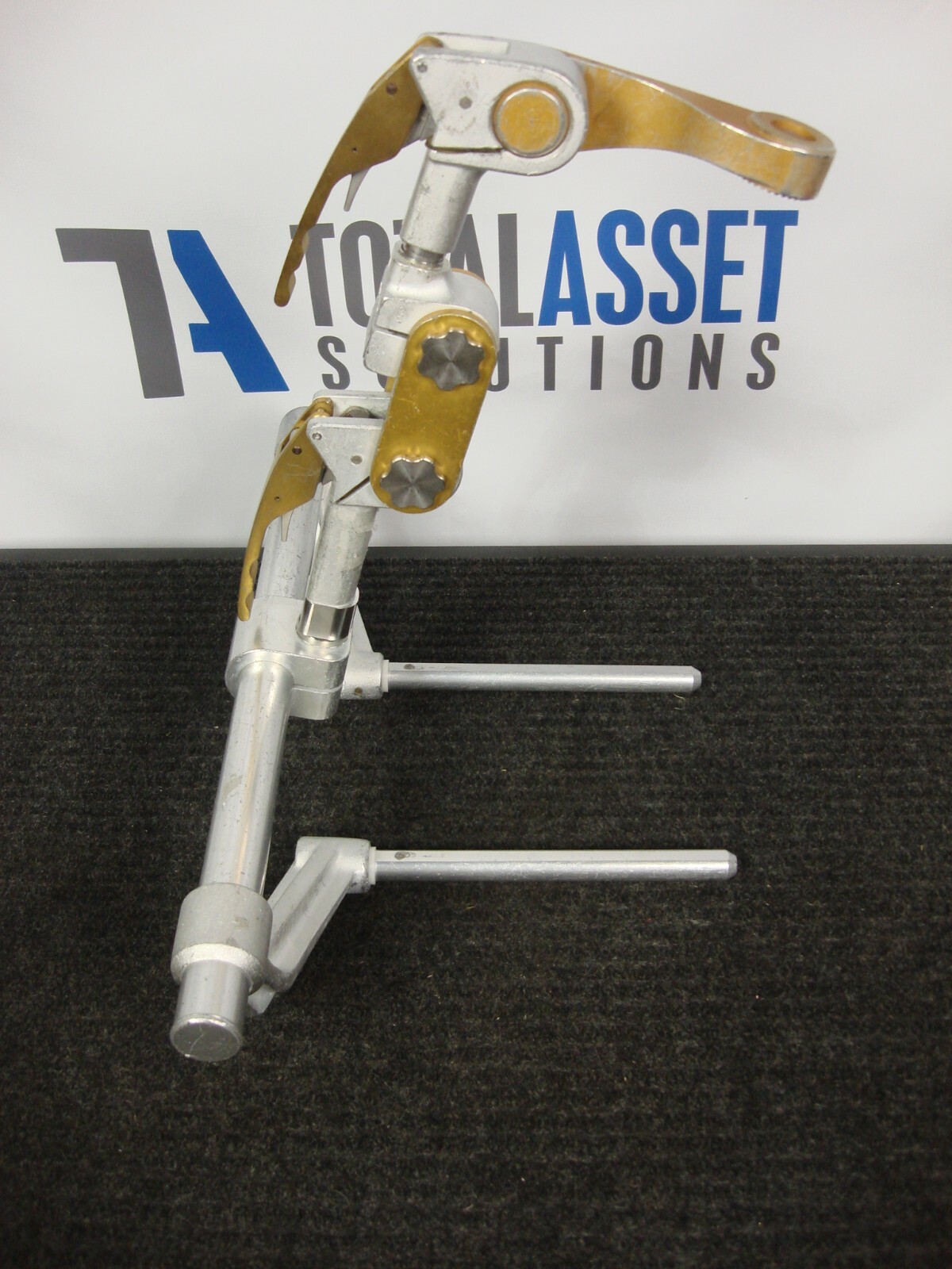 INTEGRA MAYFIELD ULTRA 360 A2009 NEUROSURGERY CRANIAL CLAMP SKULL STABILIZATION