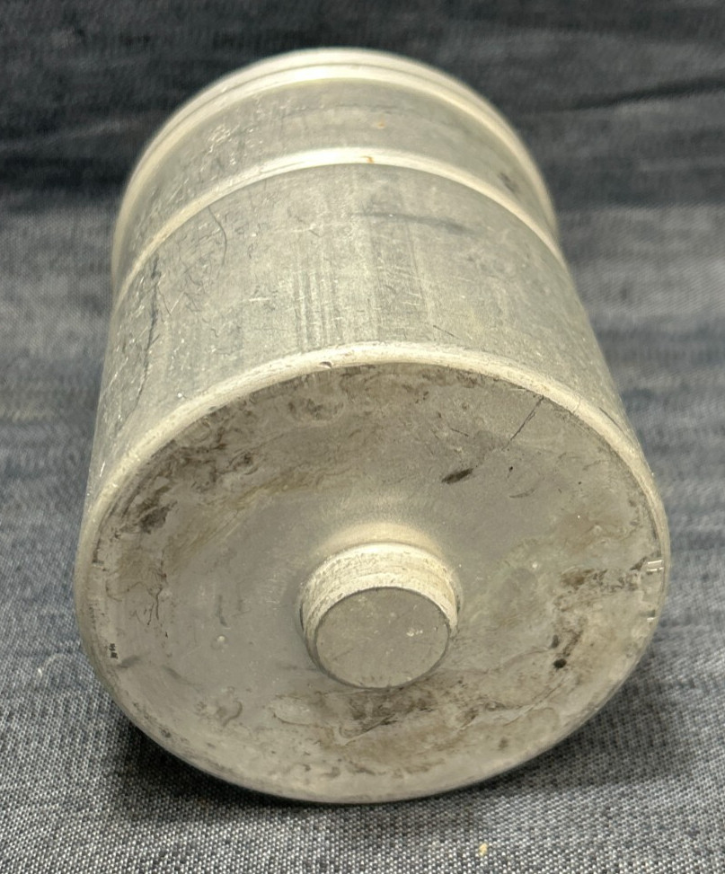 INVACARE 02 CANISTER 4-1/8″ X 3-1/2″ W/UNBRANDED REGULATOR
