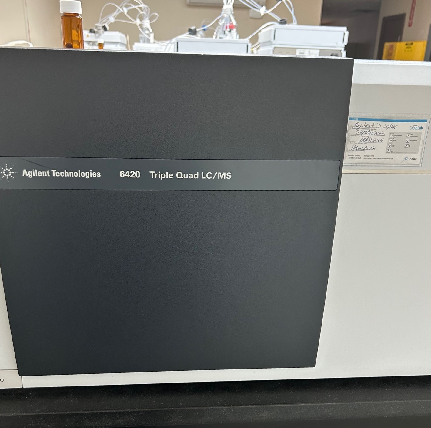 Agilent 6420 Triple Quad QQQ LCMS Spectrometer system with pump