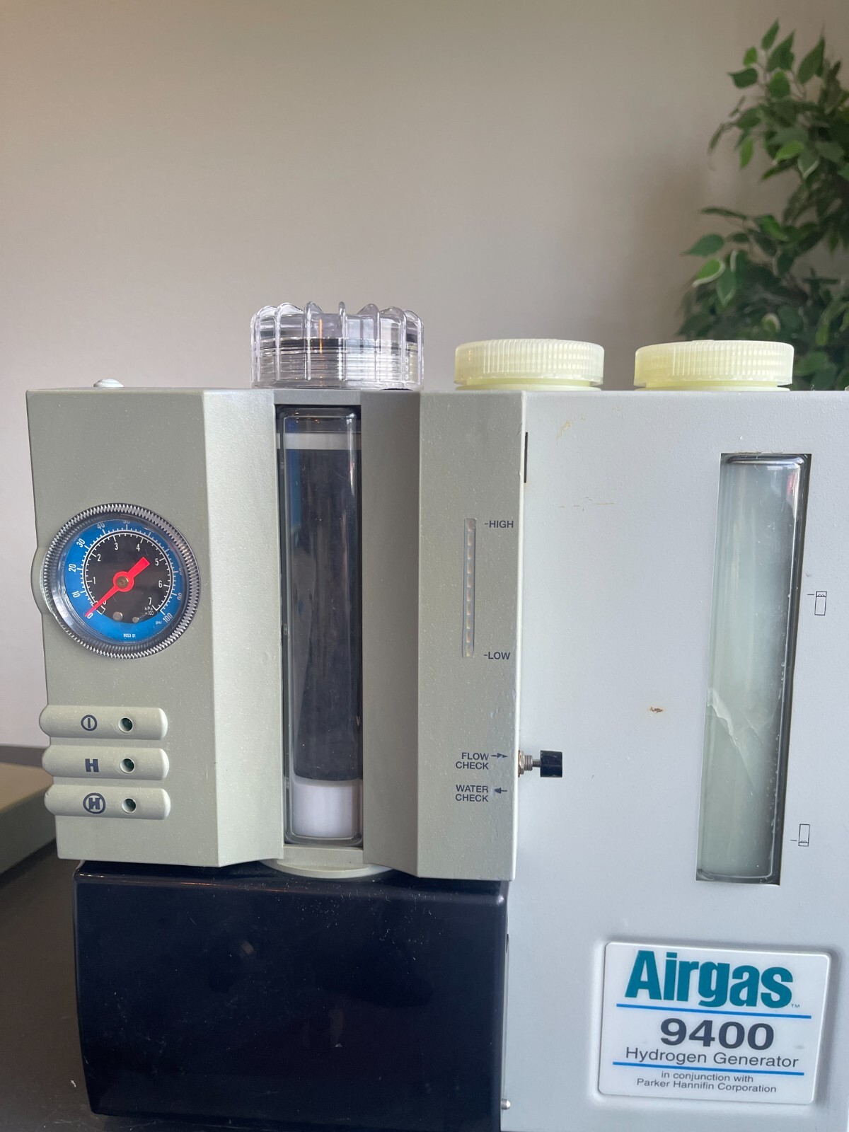 Parker B94000 Hydrogen Generator