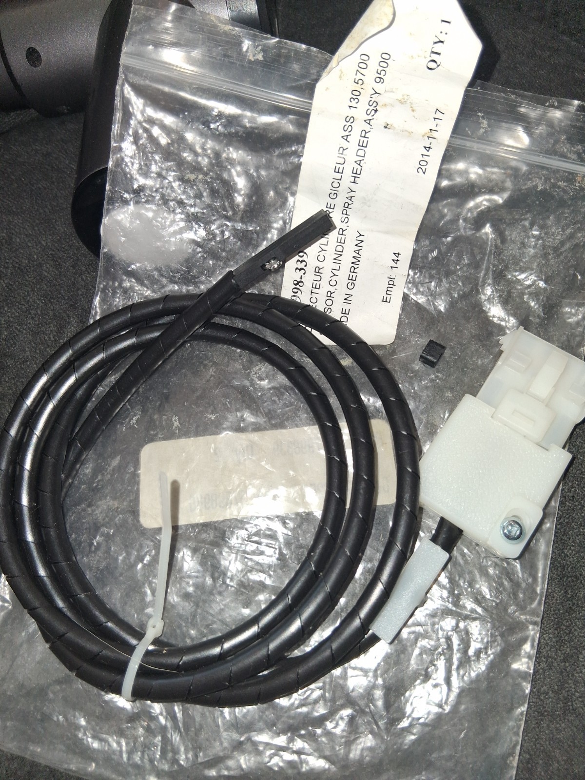 SENSOR , CYLINDER SPRAY HEADER SENSOR STERIS P117-998-339 QTY:1 ASSEMBLY 9500