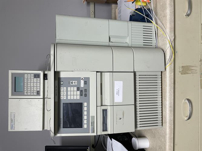 (2) Alliance HPLC with 2695 Separations Module and 2996 Photodiode Array Detecto