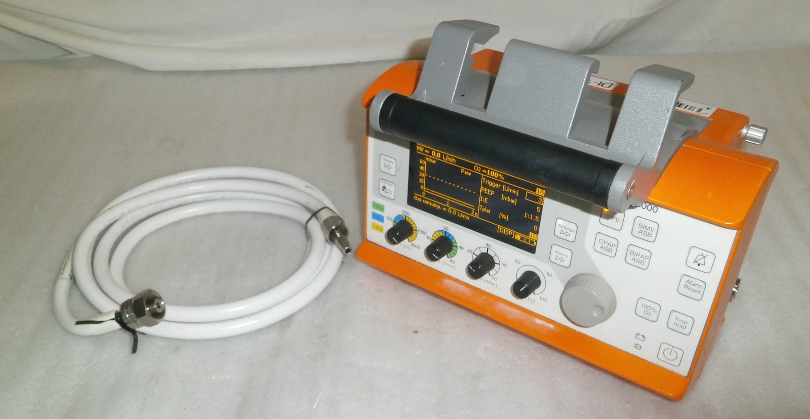 Drager Oxylog 3000 Ventilator 2M86955 w/ Hose – No Power Supply