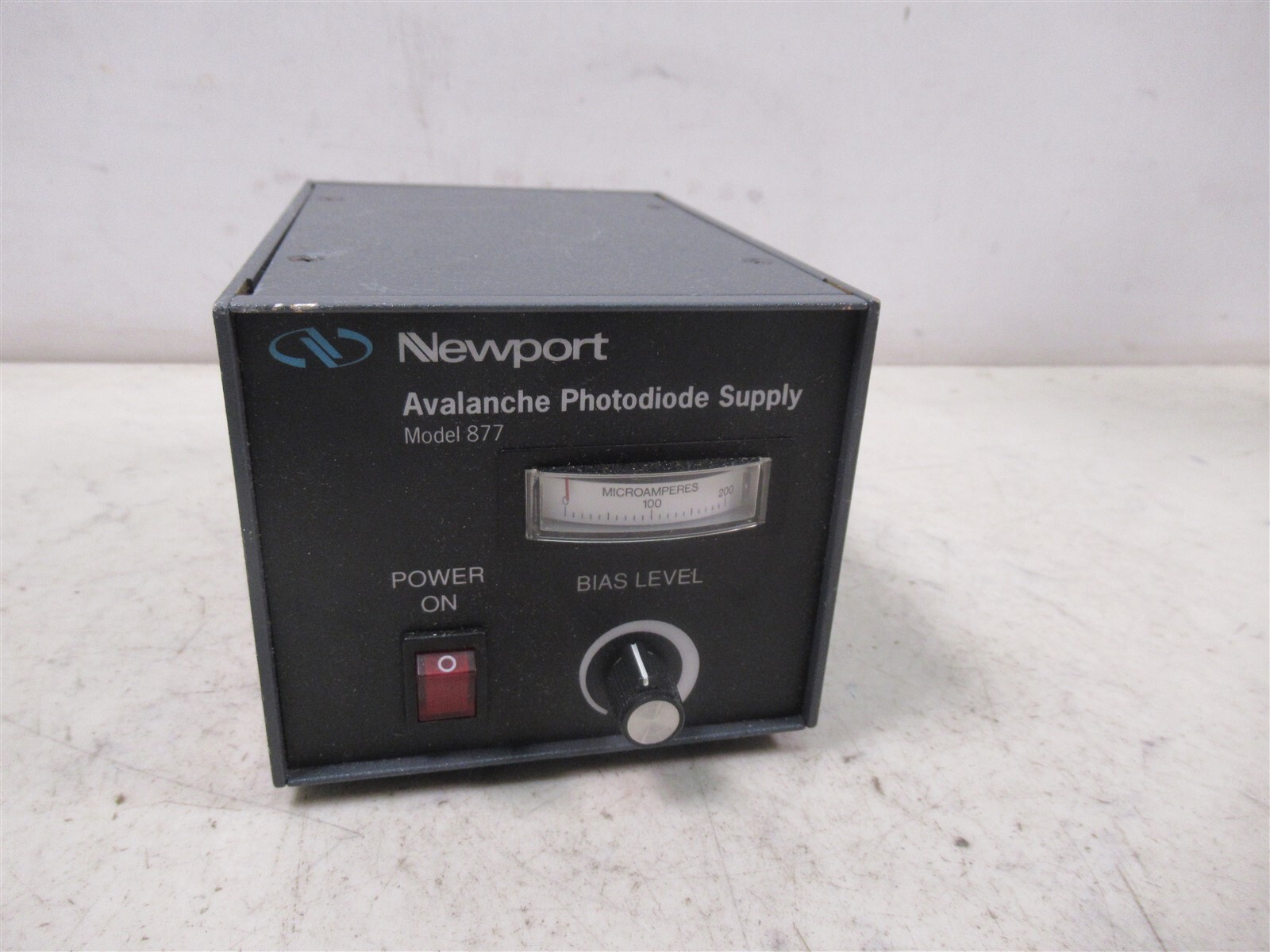 Newport 877 Avalanche Photodiode Supply Benchtop Laboratory Device