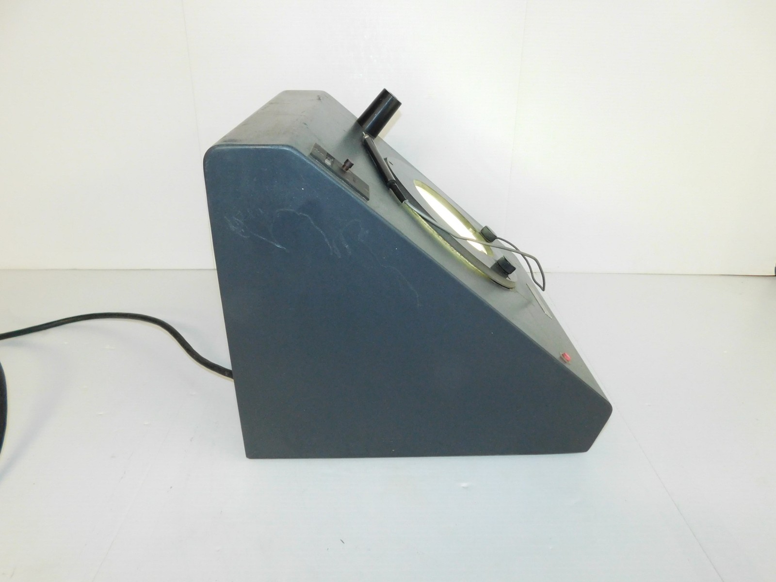 NEW BRUNSWICK SCIENTIFIC MODEL C-110W COLONY COUNTER (LSB141)
