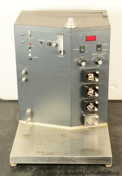 New Brunswick Scientific BioFlow II Batch / Continuous Benchtop Fermentor