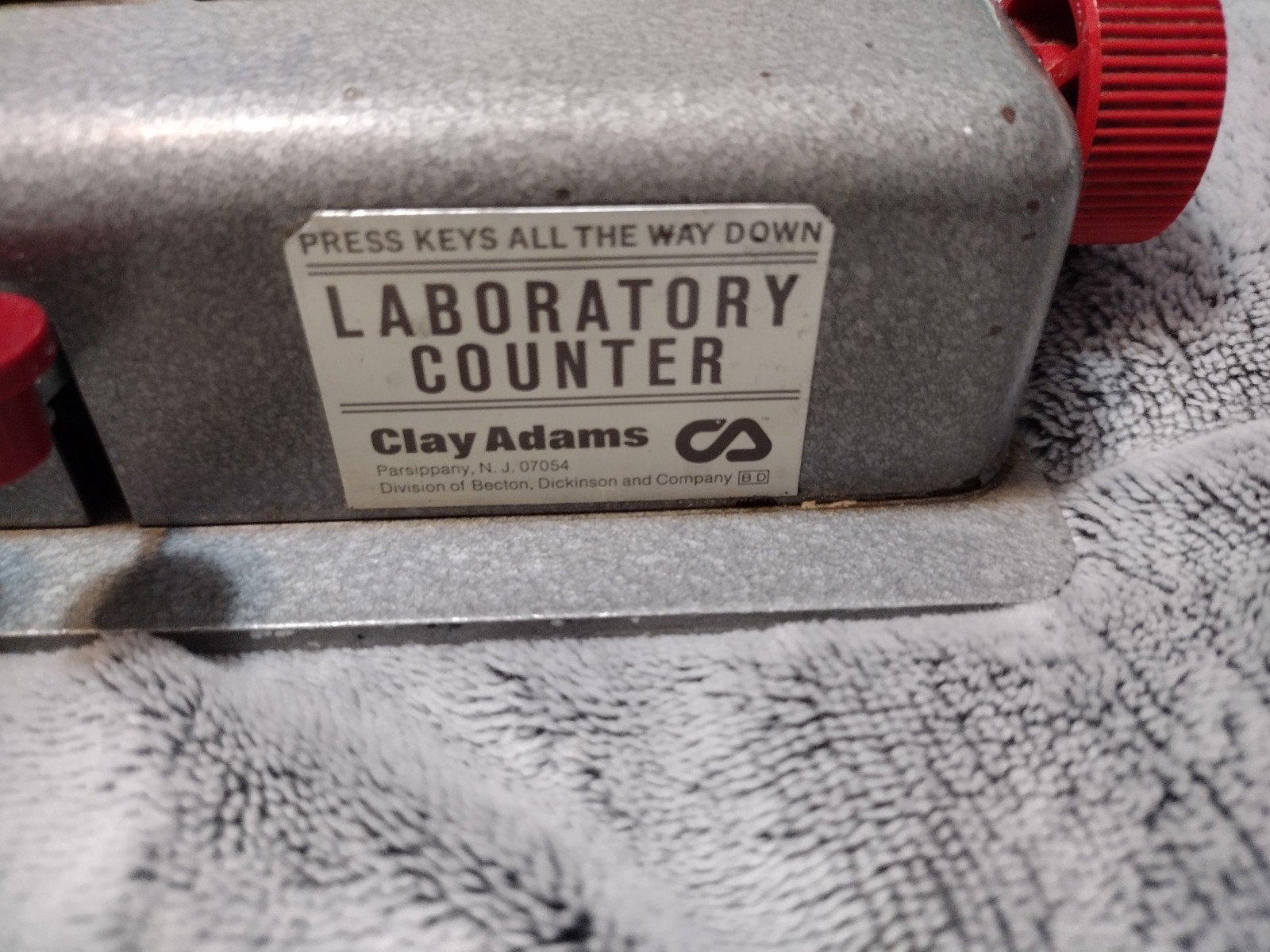 Clay Adams Vintage 5-Key Scientific Laboratory Countertop