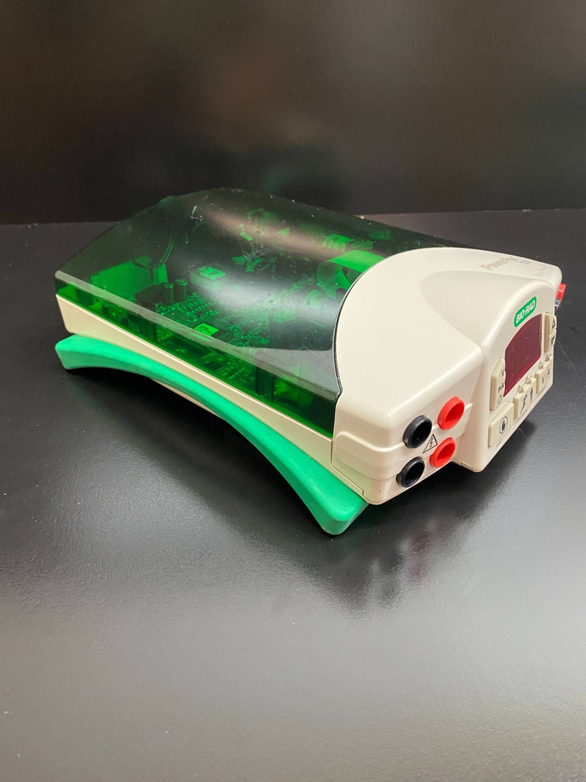 Bio Rad PowerPac Basic Power Supply with Criterion Cell Electrophoresis System