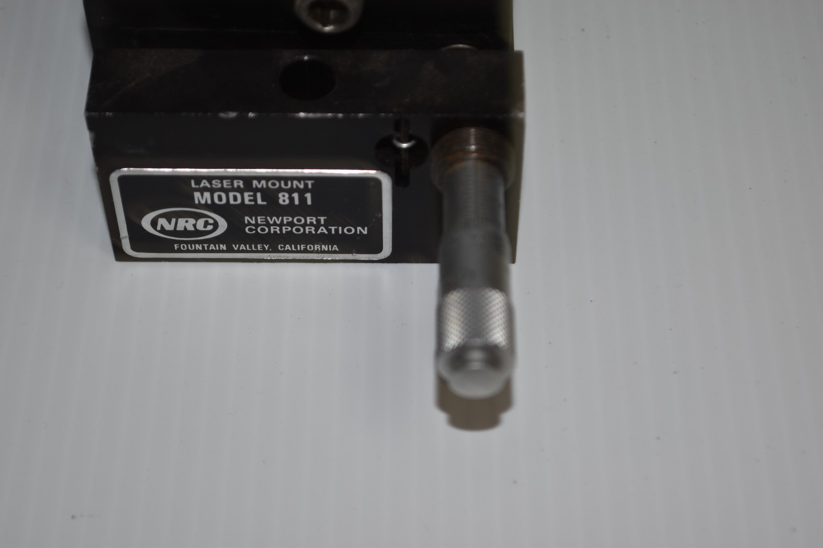 *JM* NEWPORT MODEL 811 LASER MOUNT (SML51)