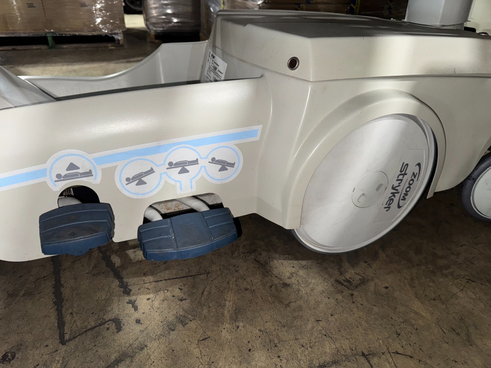 Stryker Big Wheel 1025 ZOOM Stretcher 2009 W/ mattress (F423)