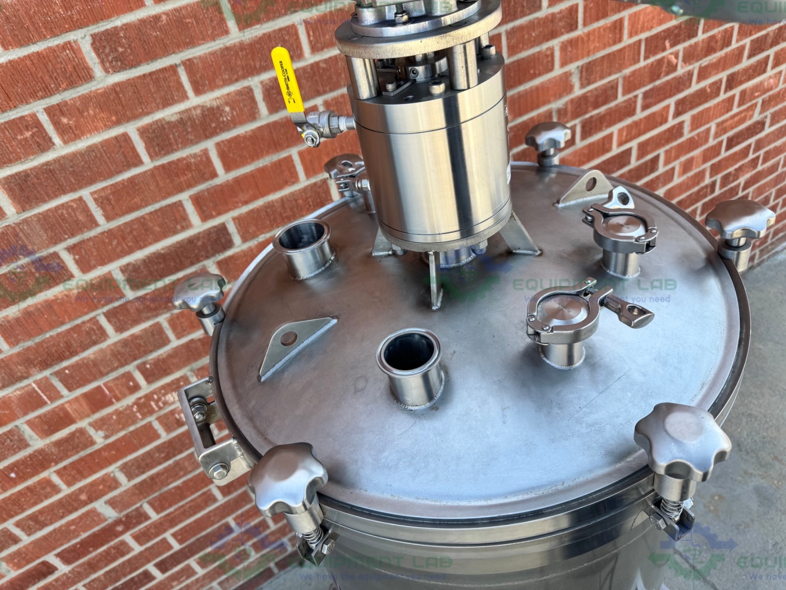 Unknown Brand 300 Liter Mixing Tank w/ Lenze 3 Phase Motor, Impeller