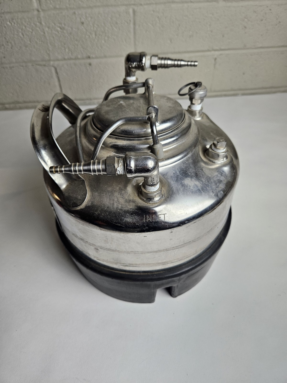 Millipore XX6700POS 100 psi 5 Litters Pressure Vessel